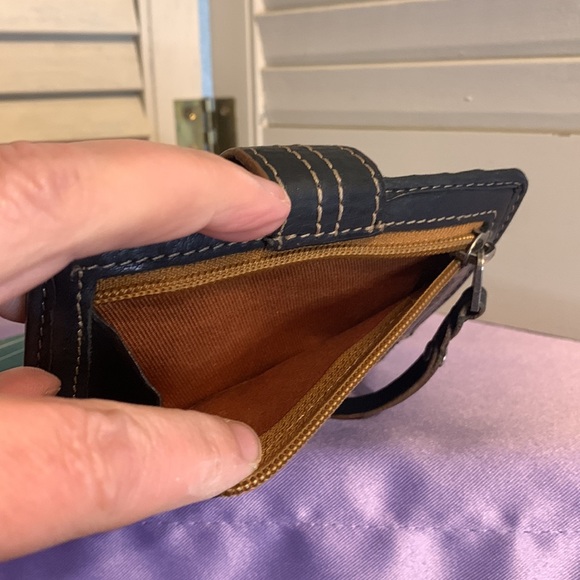 Fossil Navy and Mustard Leather Wallet - Picture 8 of 8